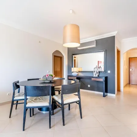 Apartment Village Vilamoura, Pool And Private Parking *