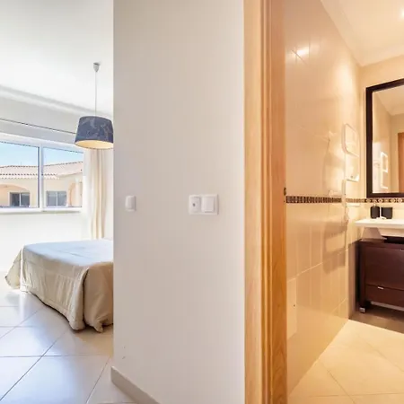 Apartment Village Vilamoura, Pool And Private Parking Quarteira